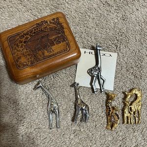 Giraffe Silver & Gold Pins w/giraffe jewelry box